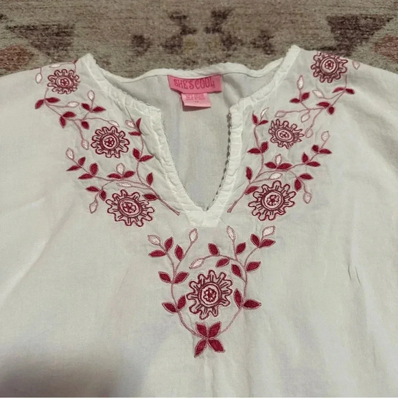 Y2K White embroidered floral blouse with pink accents size medium - Picture 4 of 12